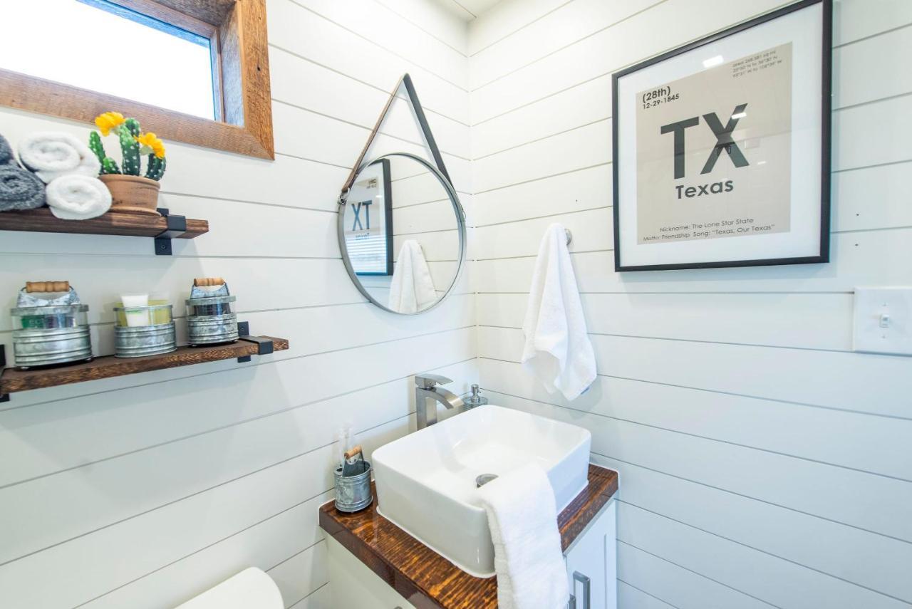 New The Lone Star Shipping Container Villa Fredericksburg Exterior photo